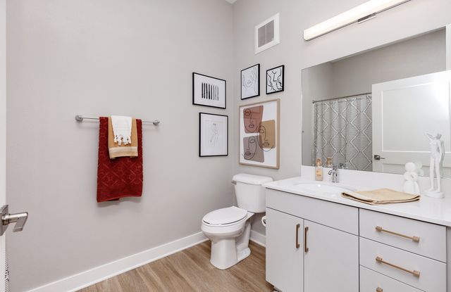 400 SW 7th Street 301, Des Moines, IA 50309