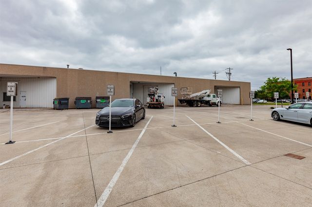 400 SW 7th Street 301, Des Moines, IA 50309