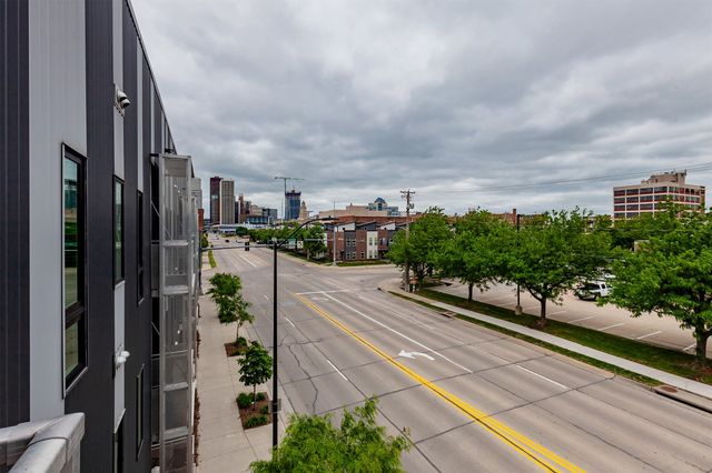 400 SW 7th Street 301, Des Moines, IA 50309