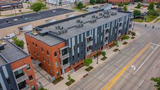 400 SW 7th Street 301, Des Moines, IA 50309