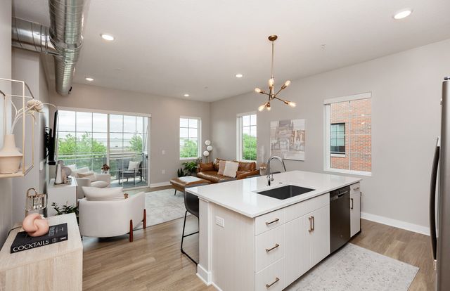 400 SW 7th Street 301, Des Moines, IA 50309