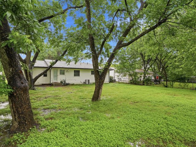 5124 Nadine Drive, Haltom City, TX 76117