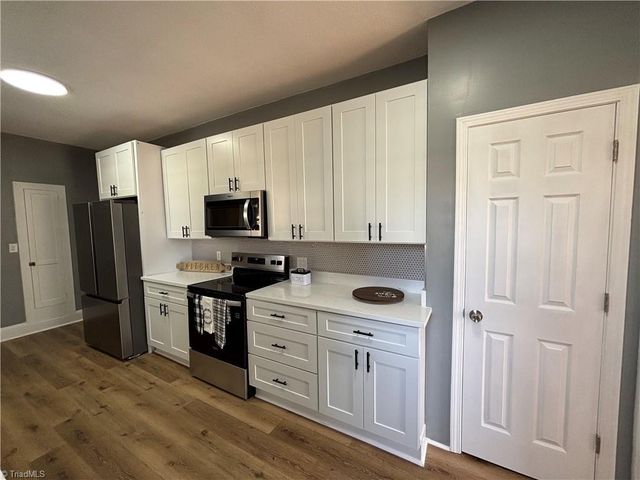 5264 Hilltop Road, Jamestown, NC 27282