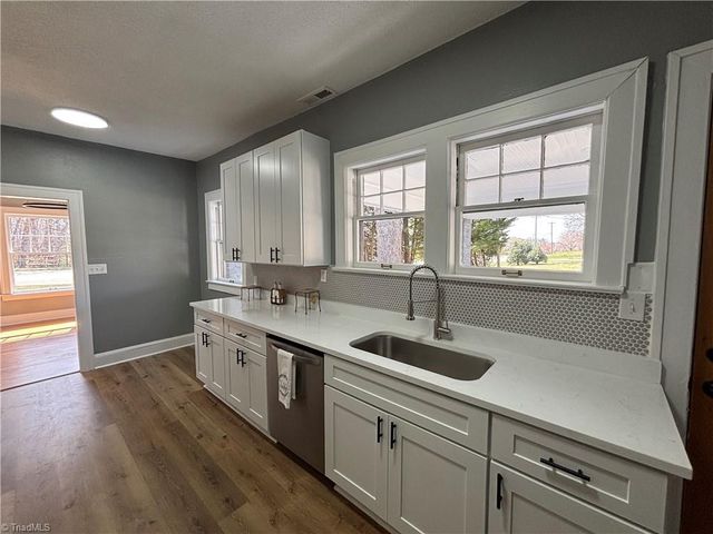 5264 Hilltop Road, Jamestown, NC 27282