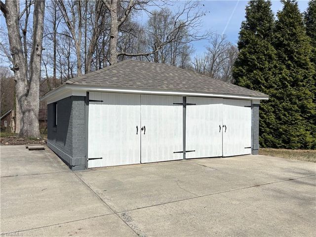 5264 Hilltop Road, Jamestown, NC 27282