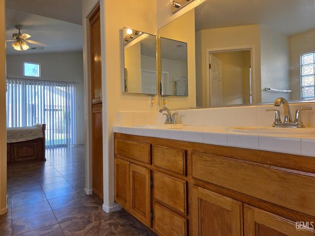 3830 Boswellia Drive, Bakersfield, CA 93311
