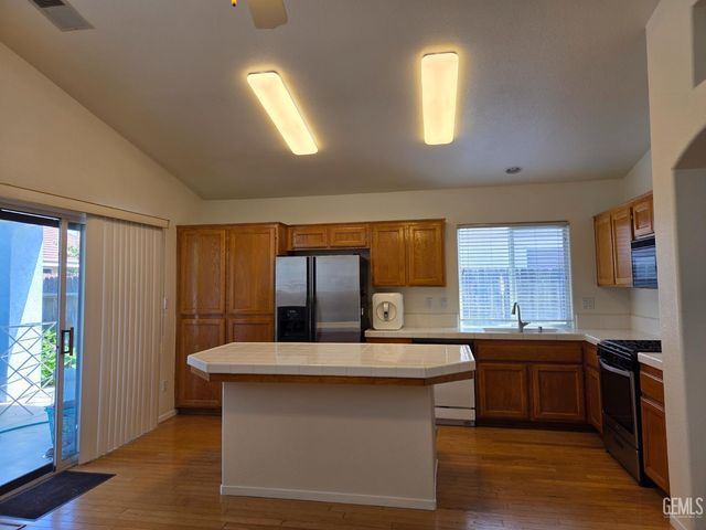 3830 Boswellia Drive, Bakersfield, CA 93311