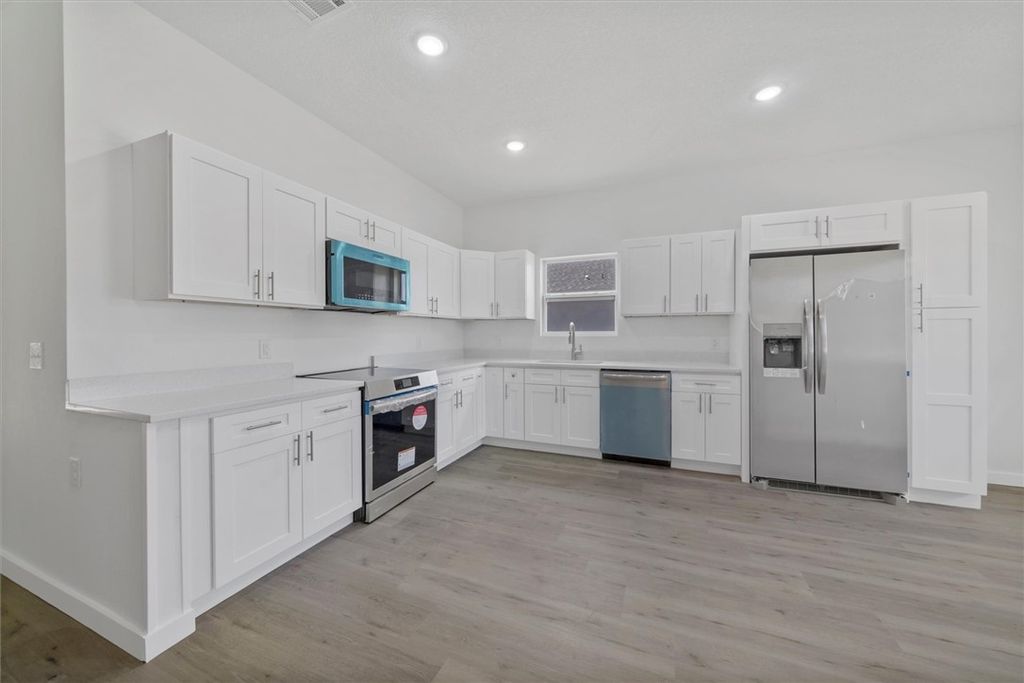 8675 101ST Court, Vero Beach, FL 32967