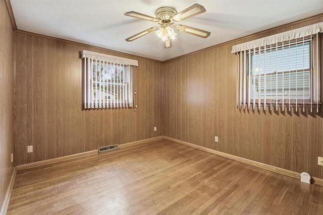 1613 S TELULAH AVENUE, Appleton, WI 54915