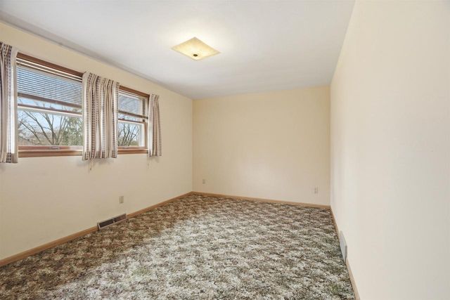 1613 S TELULAH AVENUE, Appleton, WI 54915