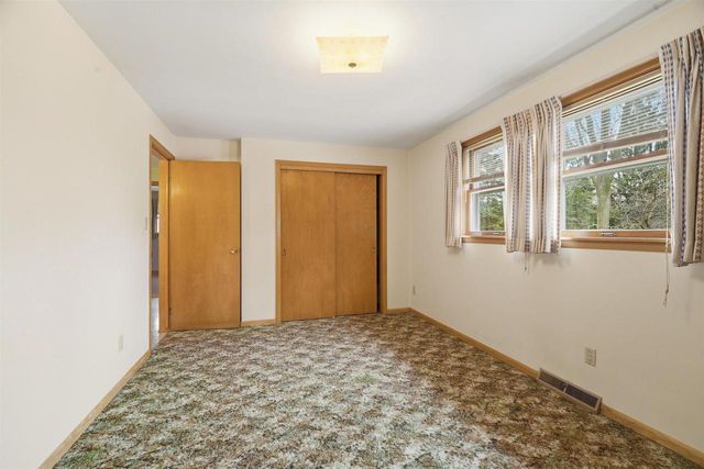 1613 S TELULAH AVENUE, Appleton, WI 54915