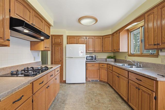 1613 S TELULAH AVENUE, Appleton, WI 54915