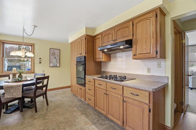 1613 S TELULAH AVENUE, Appleton, WI 54915