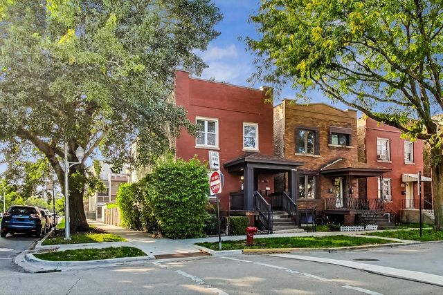 2700 N Artesian Avenue 1, Chicago, IL 60647