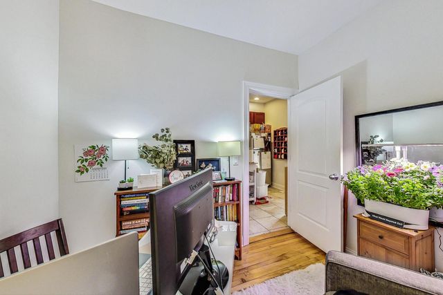 2700 N Artesian Avenue 1, Chicago, IL 60647