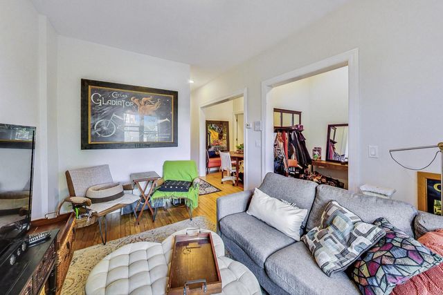 2700 N Artesian Avenue 1, Chicago, IL 60647