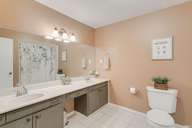 1536 Medford Lane, Mishawaka, IN 46544