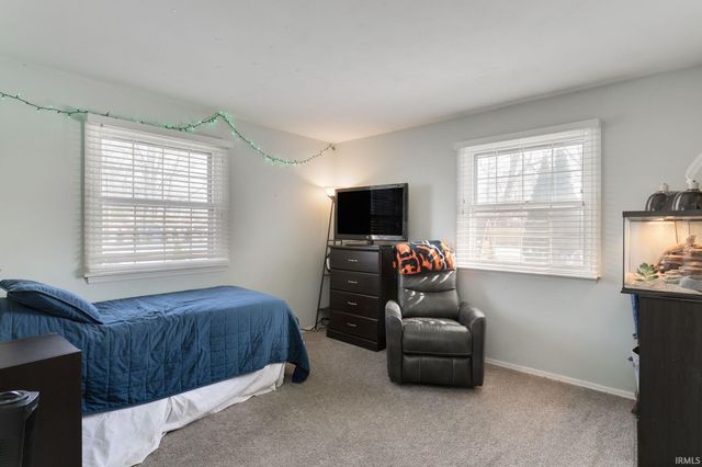 1536 Medford Lane, Mishawaka, IN 46544