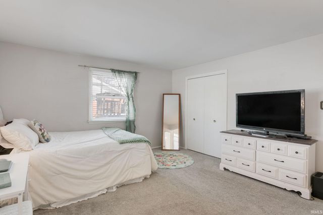 1536 Medford Lane, Mishawaka, IN 46544