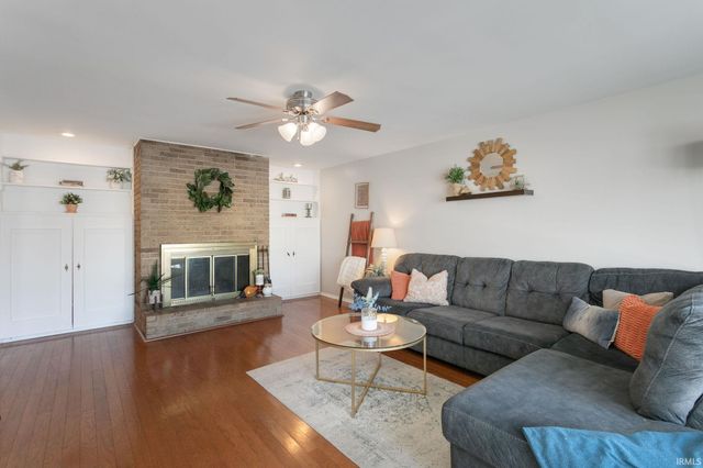 1536 Medford Lane, Mishawaka, IN 46544