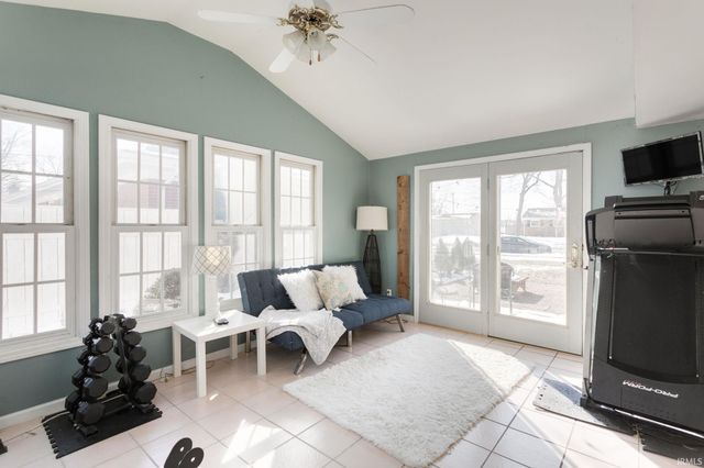 1536 Medford Lane, Mishawaka, IN 46544