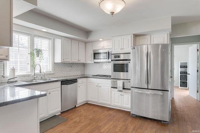 1536 Medford Lane, Mishawaka, IN 46544