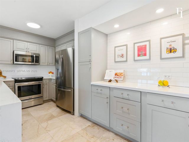 322 Madeira Ave 401, Coral Gables, FL 33134