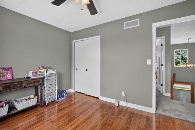 5028 Oakwood Lane, West Des Moines, IA 50265