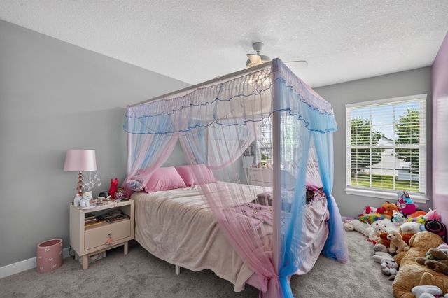 5028 Oakwood Lane, West Des Moines, IA 50265