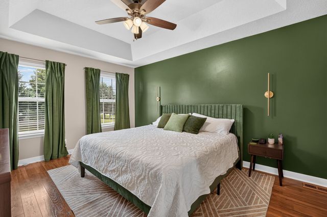 5028 Oakwood Lane, West Des Moines, IA 50265