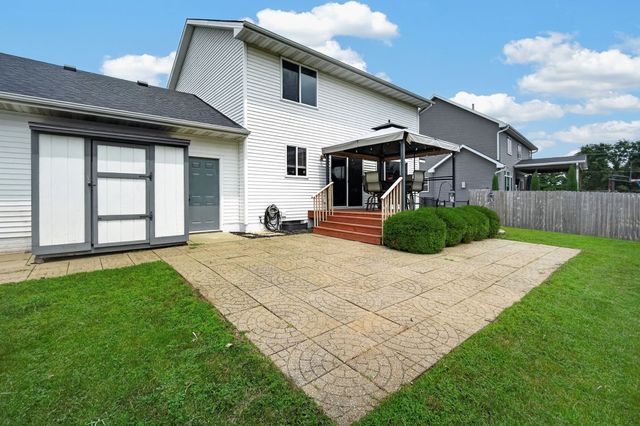 5028 Oakwood Lane, West Des Moines, IA 50265