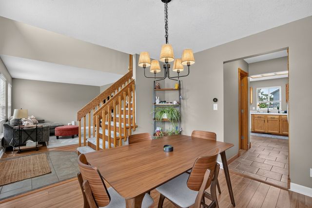 5028 Oakwood Lane, West Des Moines, IA 50265