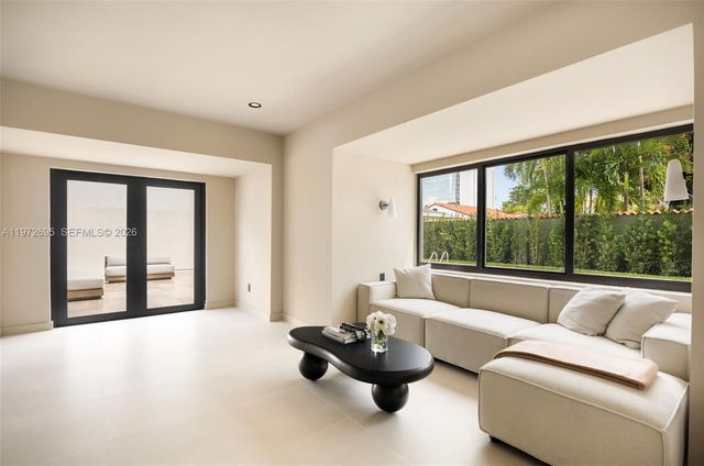 2805 SW 4th Ave, Miami, FL 33129