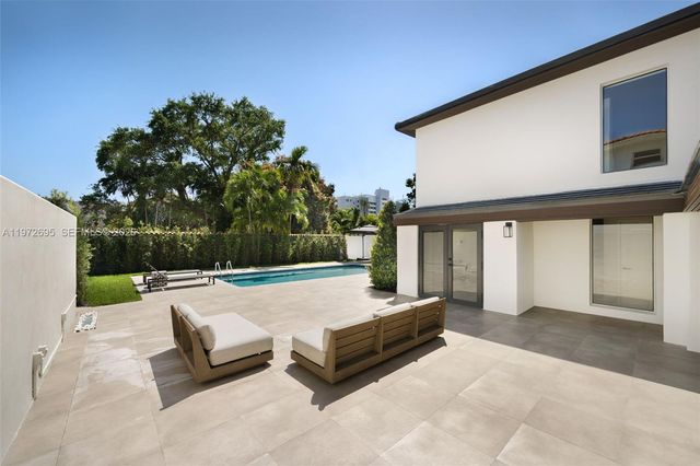 2805 SW 4th Ave, Miami, FL 33129