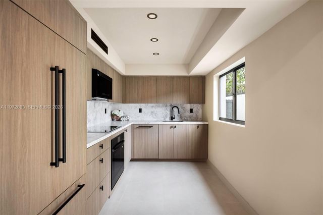 2805 SW 4th Ave, Miami, FL 33129