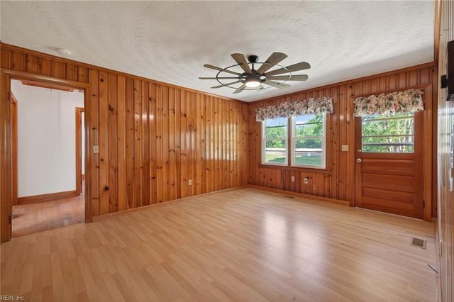 204 Country Club RD, Franklin, VA 23851