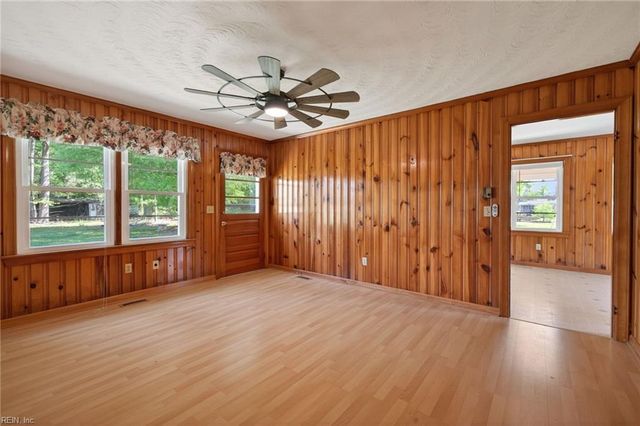 204 Country Club RD, Franklin, VA 23851