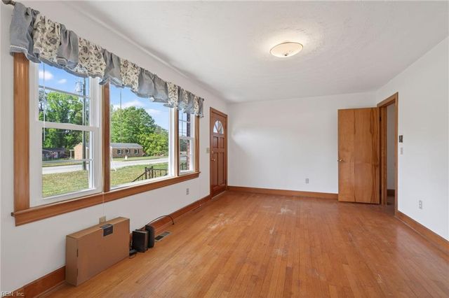 204 Country Club RD, Franklin, VA 23851