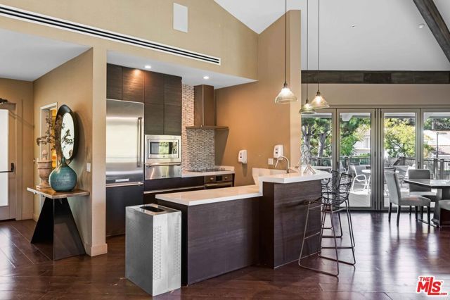 2792 Bottlebrush Drive, Los Angeles, CA 90077