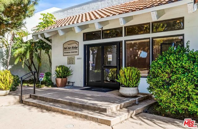 2792 Bottlebrush Drive, Los Angeles, CA 90077