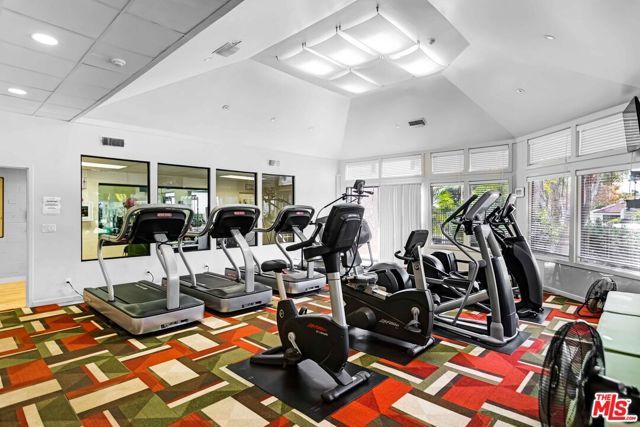2792 Bottlebrush Drive, Los Angeles, CA 90077