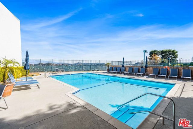 2792 Bottlebrush Drive, Los Angeles, CA 90077