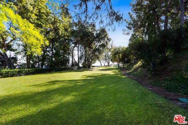 2792 Bottlebrush Drive, Los Angeles, CA 90077
