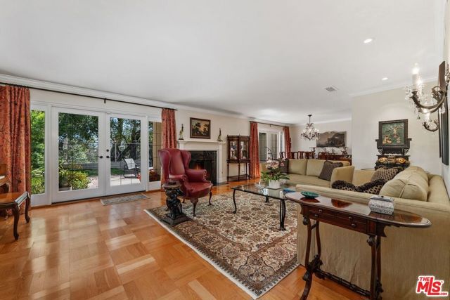 2792 Bottlebrush Drive, Los Angeles, CA 90077