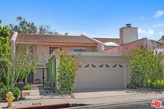 2792 Bottlebrush Drive, Los Angeles, CA 90077
