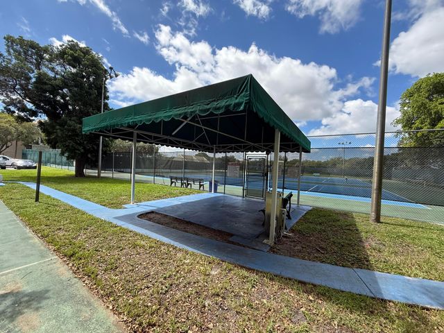 2202 S Cypress Bend Drive 101, Pompano Beach, FL 33069