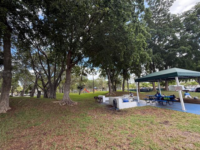 2202 S Cypress Bend Drive 101, Pompano Beach, FL 33069