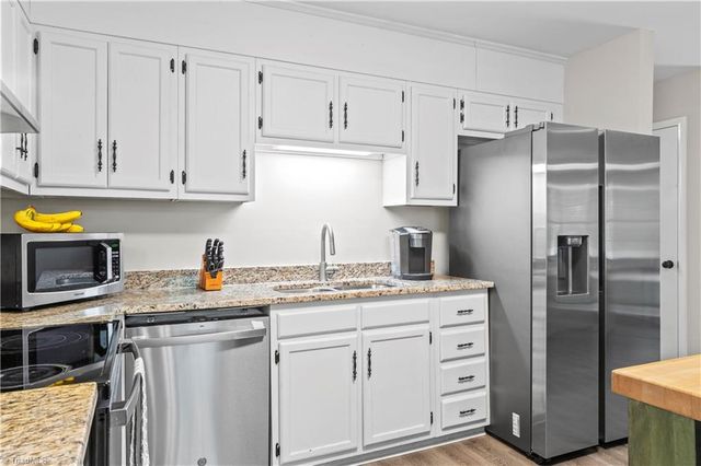 2542 Wood Valley Road, Winston-salem, NC 27106