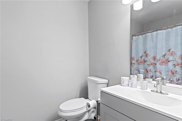 2542 Wood Valley Road, Winston-salem, NC 27106