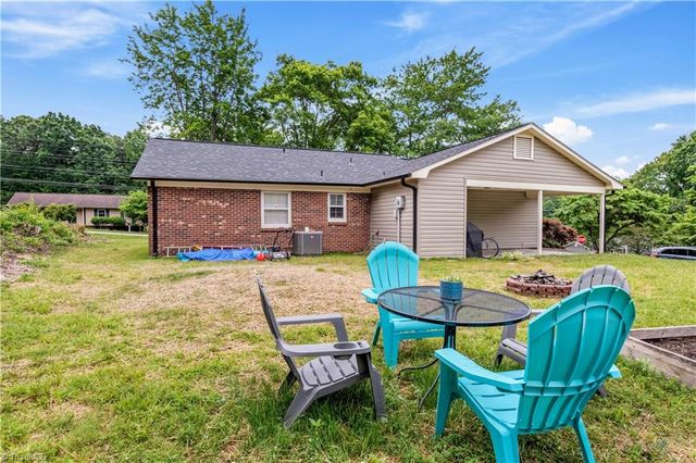 2542 Wood Valley Road, Winston-salem, NC 27106